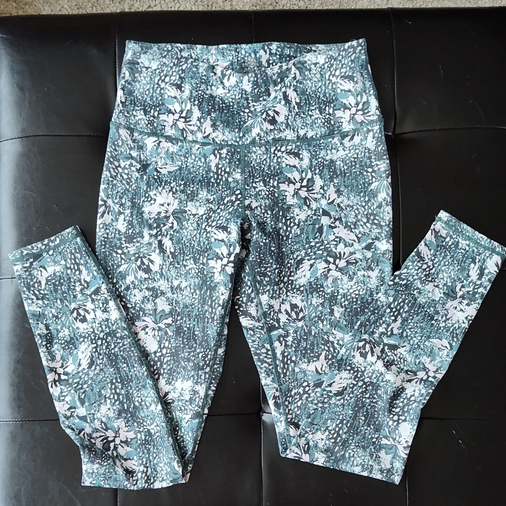 GAIAM High-Rise Capri Leggings